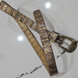 Vintage Century Woman Metallic Gold Stud Embellished Belt Size Small (29")